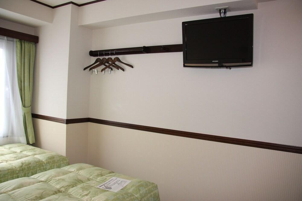 Toyoko Inn Osaka Itami Airport Toyonaka Dış mekan fotoğraf