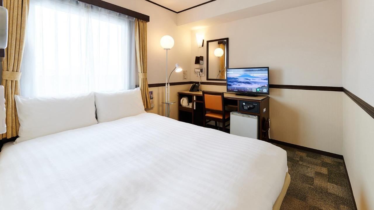 Toyoko Inn Osaka Itami Airport Toyonaka Dış mekan fotoğraf