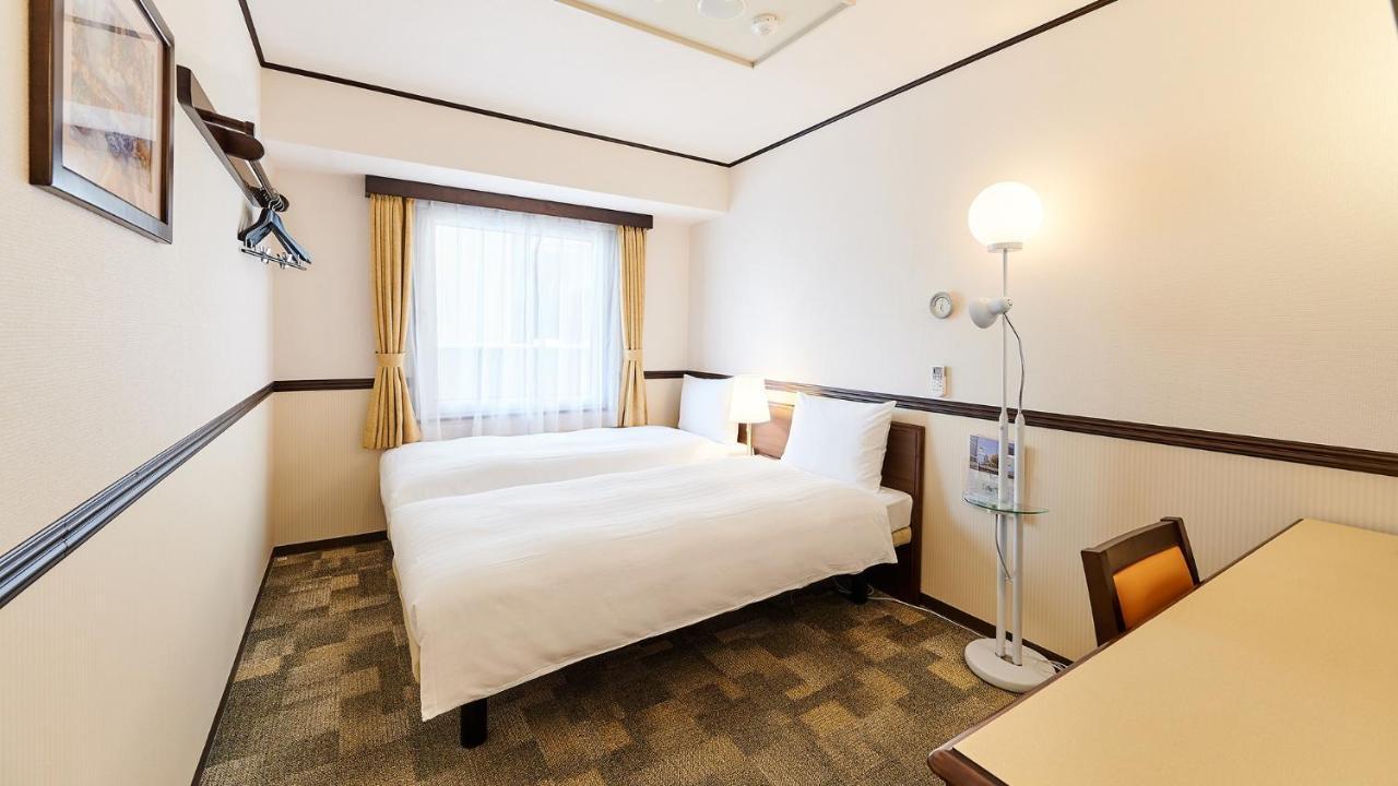 Toyoko Inn Osaka Itami Airport Toyonaka Dış mekan fotoğraf