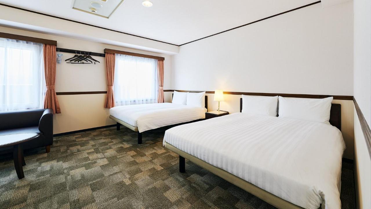 Toyoko Inn Osaka Itami Airport Toyonaka Dış mekan fotoğraf
