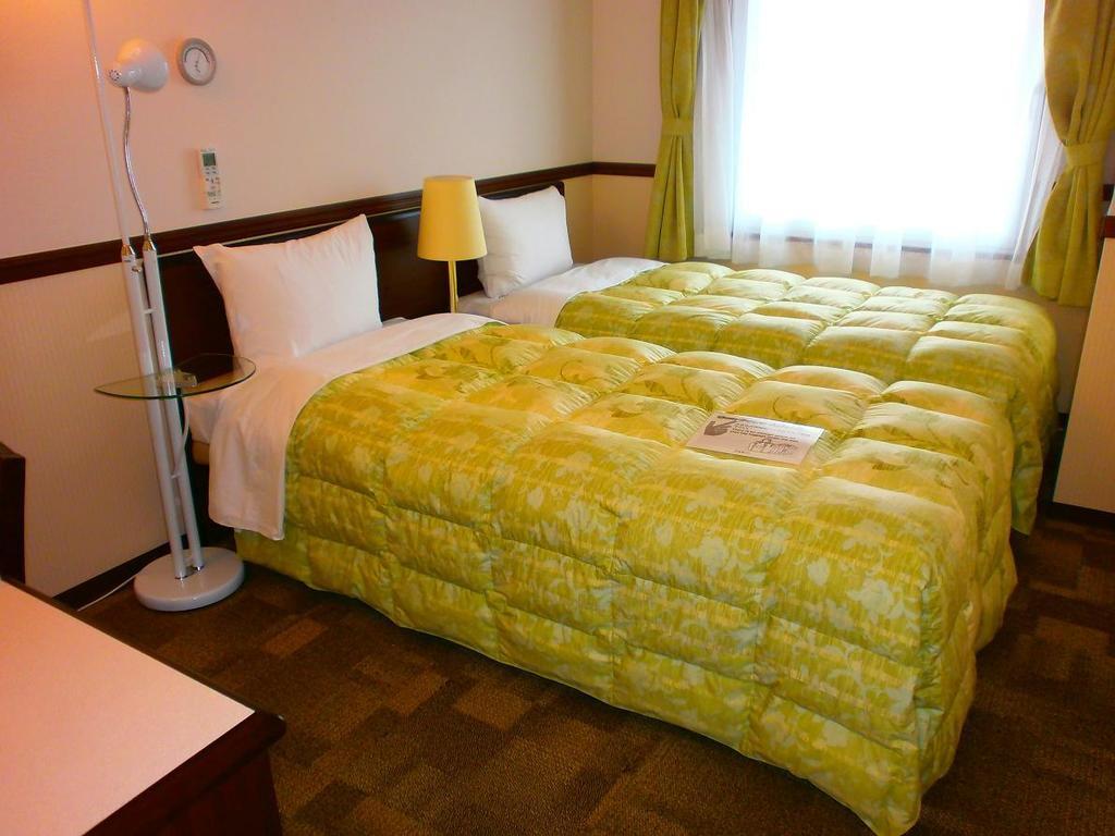 Toyoko Inn Osaka Itami Airport Toyonaka Dış mekan fotoğraf
